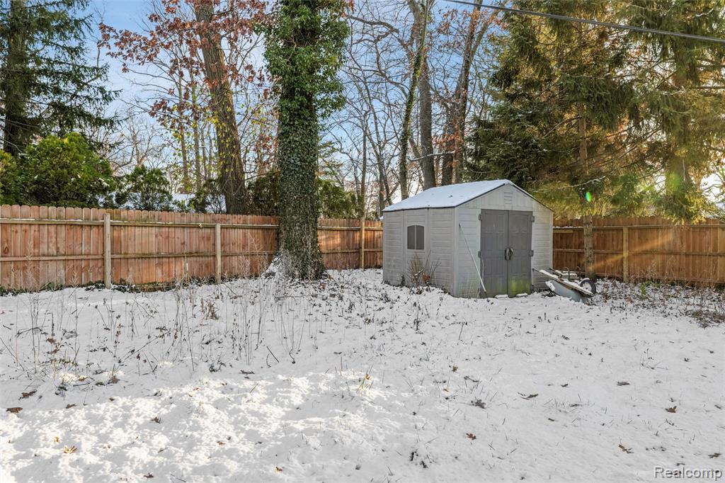 6018 Brynthrop Drive, Shelby Twp, MI 48316 — Photo 33