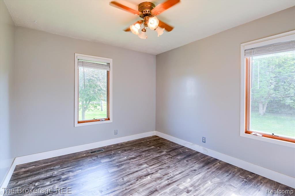 5495 E Coldwater Road, Flint, MI 48506 — Photo 27