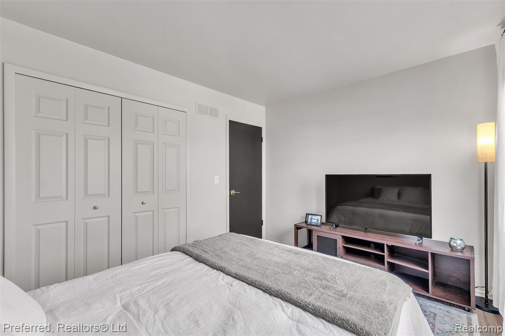 19517 Dartmouth Place, Northville, MI 48167 — Photo 20