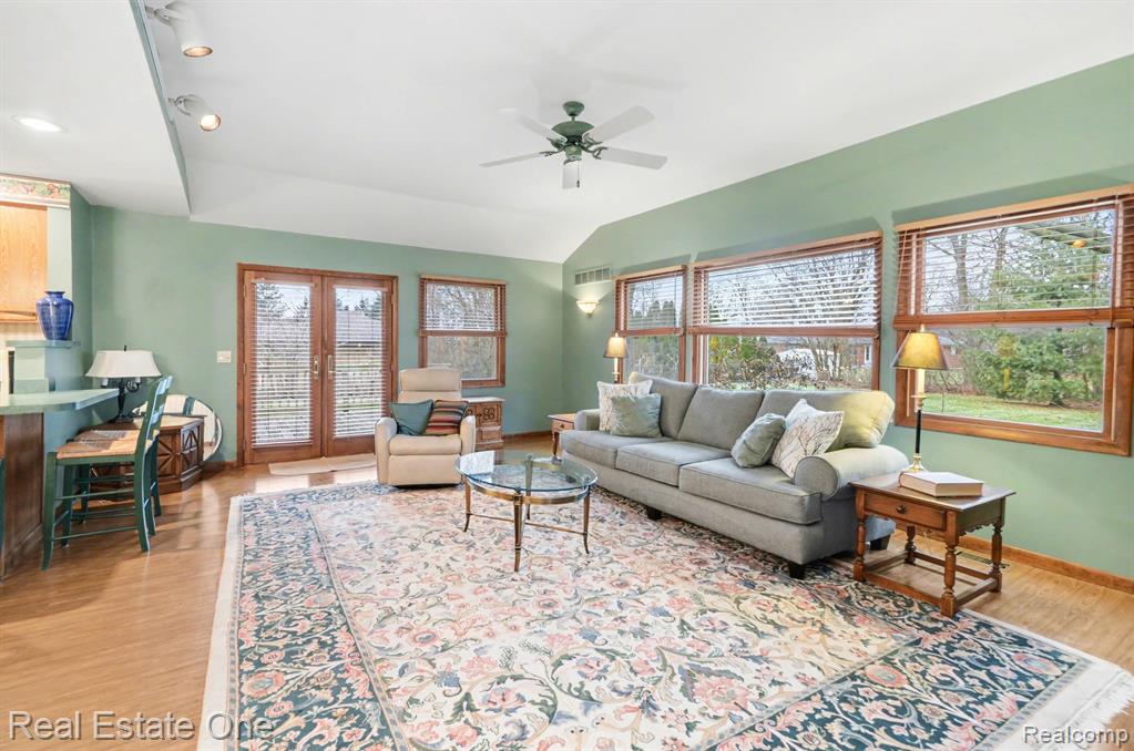 8887 Morrison Avenue, Plymouth, MI 48170 — Photo 12