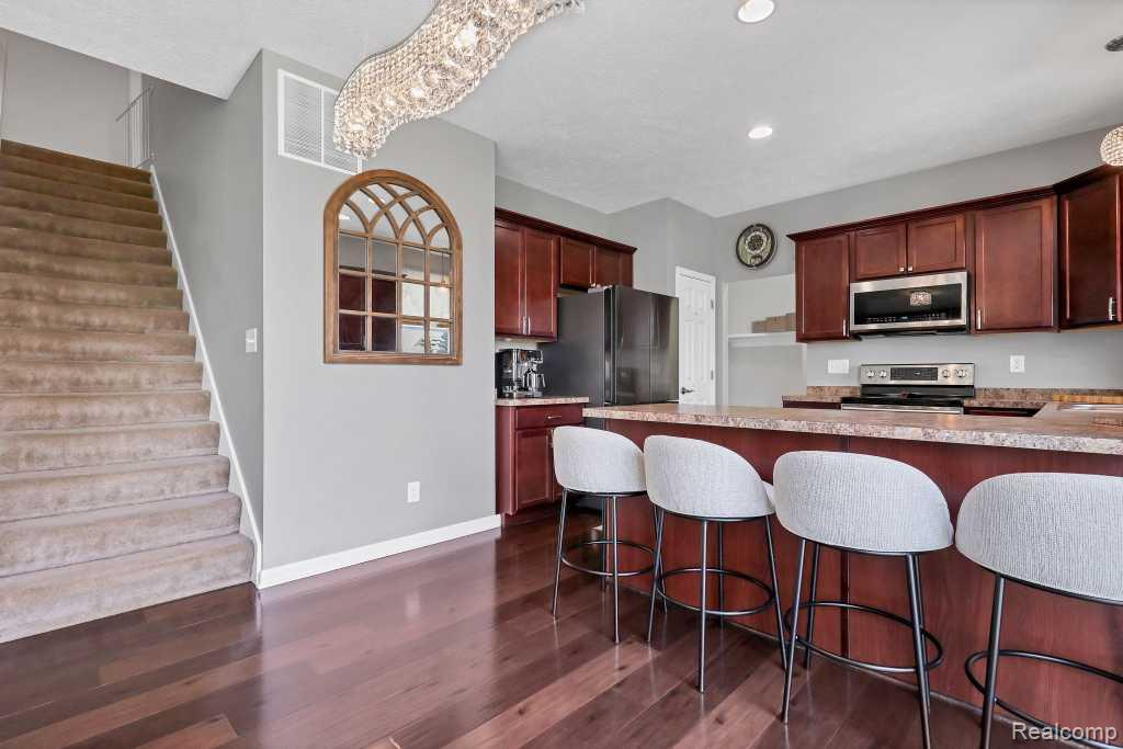 6873 Abbey Lane, Grand Ledge, MI 48837 — Photo 8