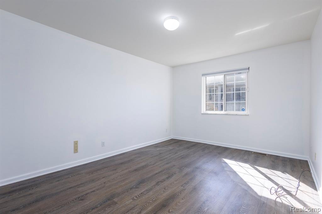 6121 Orchard Lake Road, 102, West Bloomfield, MI — Photo 18