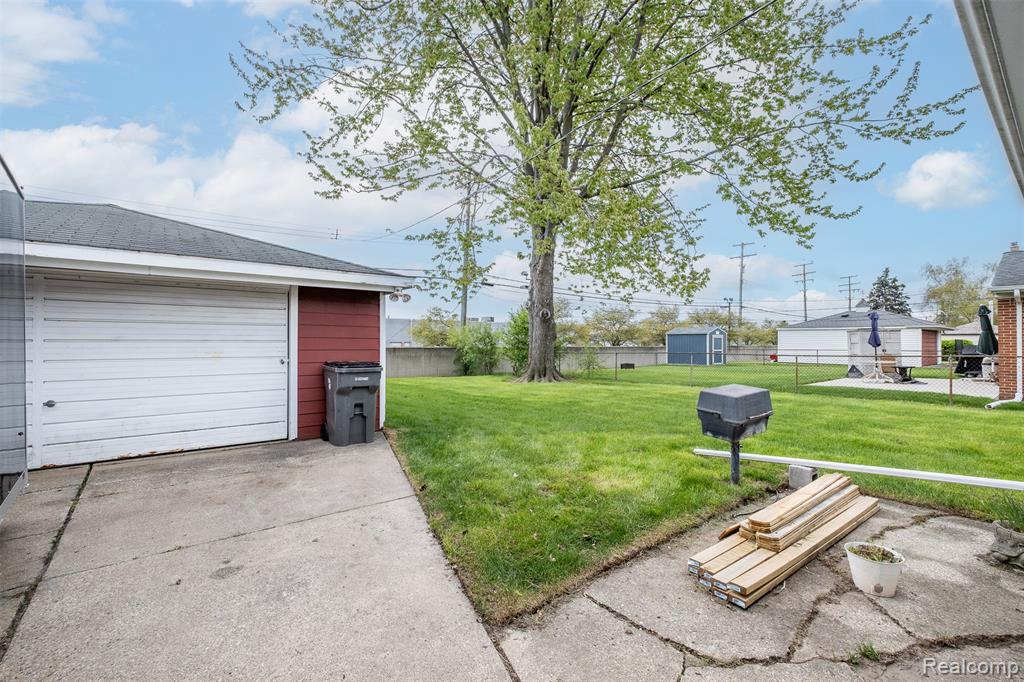 35560 Weideman Street, Clinton Twp, MI 48035 — Photo 43