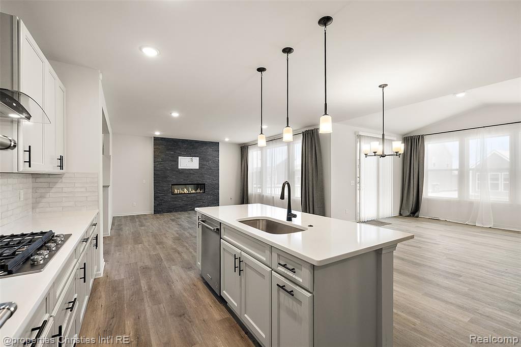 2436 Parkshore Drive, Commerce Twp, MI 48382 — Photo 17