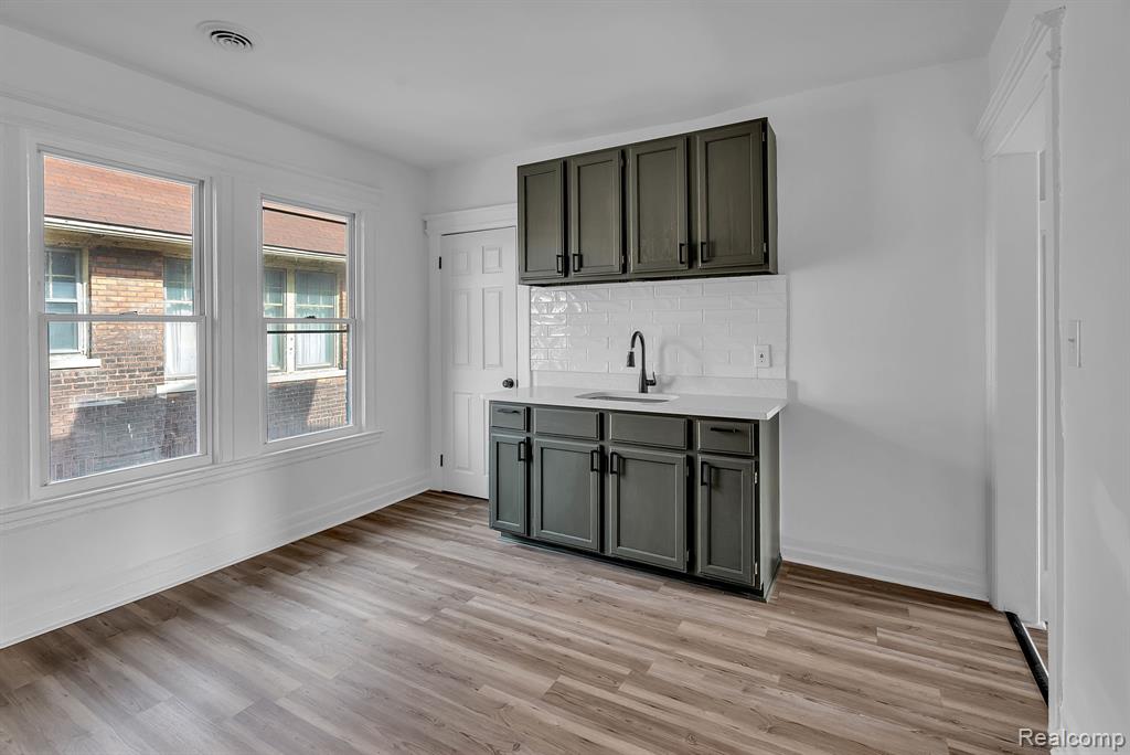 951 E Grand Boulevard, Detroit, MI 48207 — Photo 9