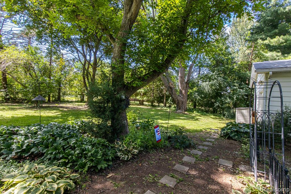 4154 Knollwood Drive, Grand Blanc, MI 48439 — Photo 44