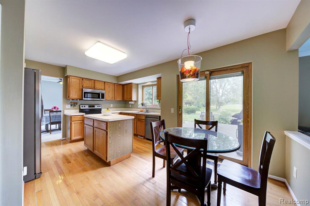 46500 E Oak Manor Court, Canton, MI 48187 — Photo 3