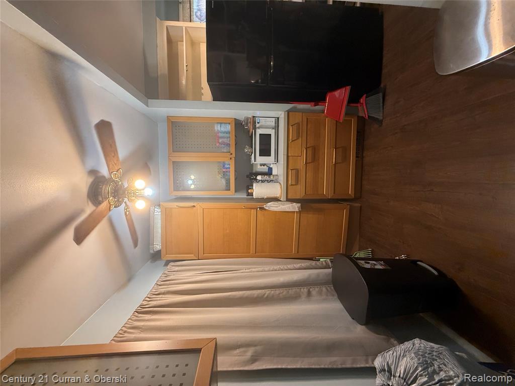 26532 Powers Avenue, Dearborn Heights, MI 48125 — Photo 4