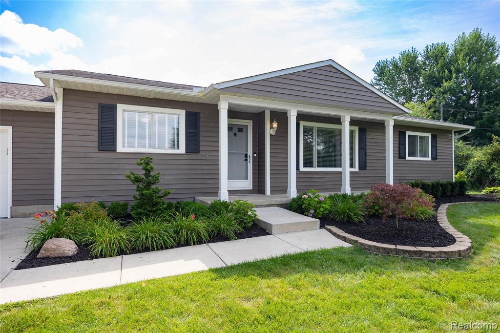 66100 Romeo Plank Road, Ray, MI — Photo 4