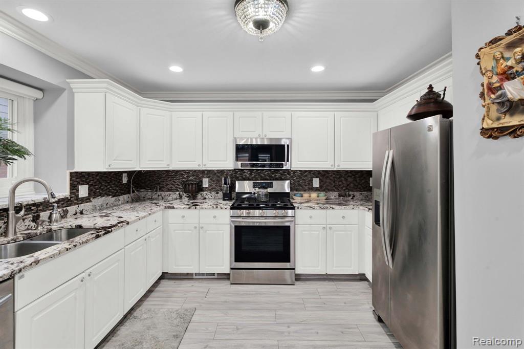 43576 INGLENOOK, Sterling Heights, MI 48314 — Photo 34