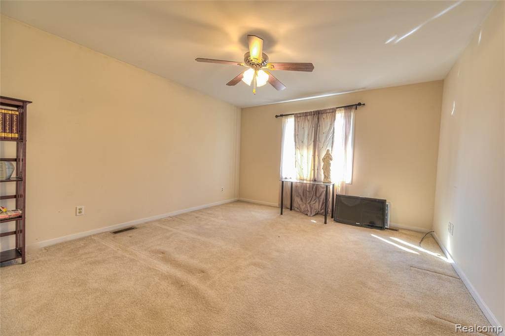 6460 Charles Drive, West Bloomfield, MI — Photo 44