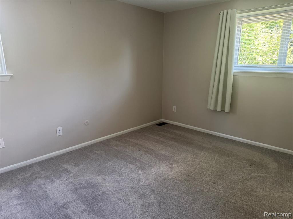 2833 Deake, Ann Arbor, MI 48108 — Photo 8