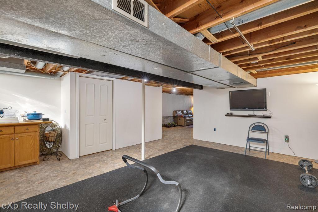 691 BARCLAY Drive, Troy, MI 48085 — Photo 47