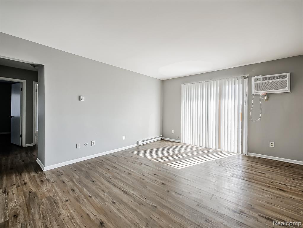 121 E Van Riper Road, Fowlerville, MI 48836 — Photo 3