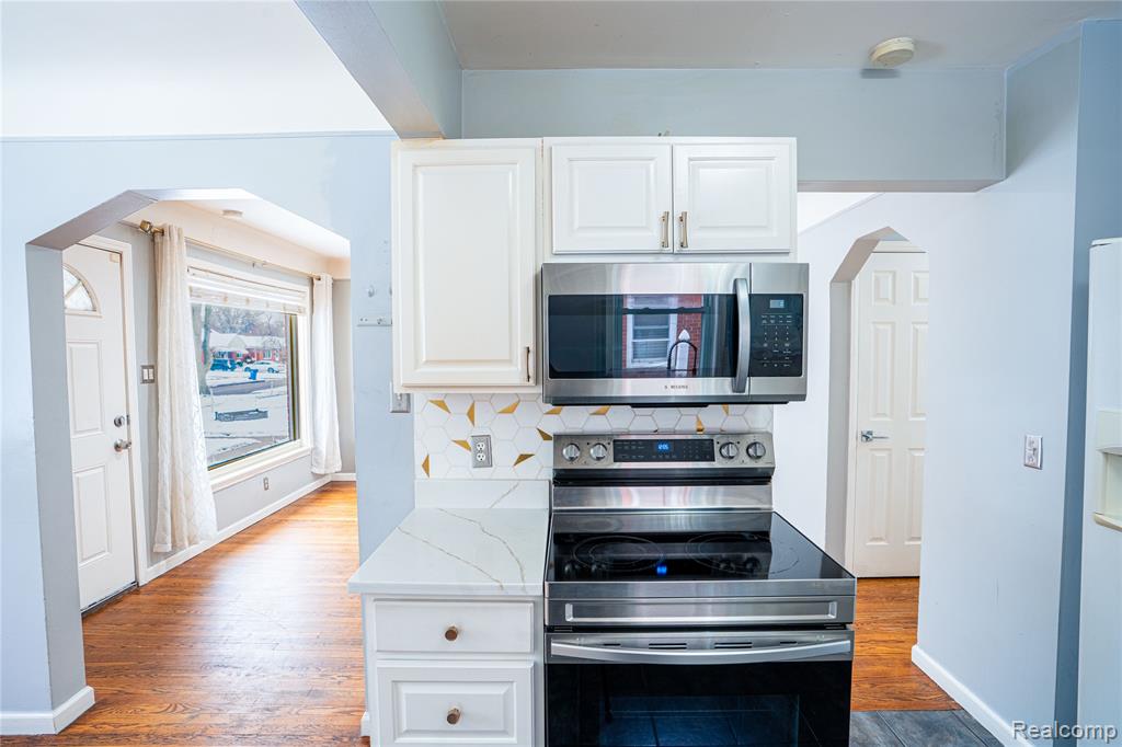8467 Riverview Street, Dearborn Heights, MI 48127 — Photo 8