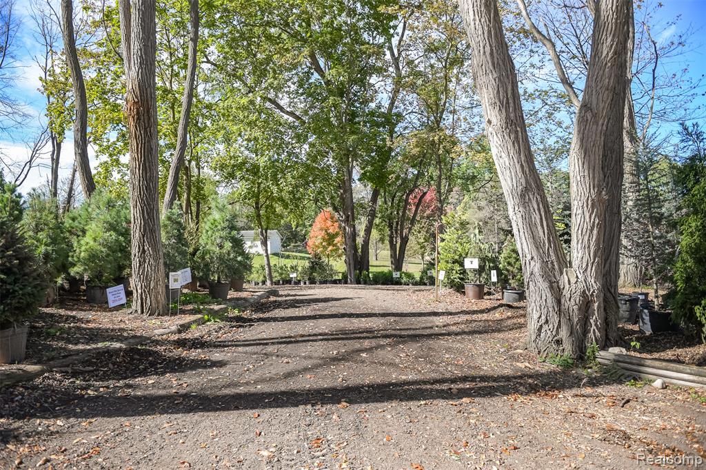 2076 Seymour Lake Road, Ortonville, MI 48462 — Photo 25