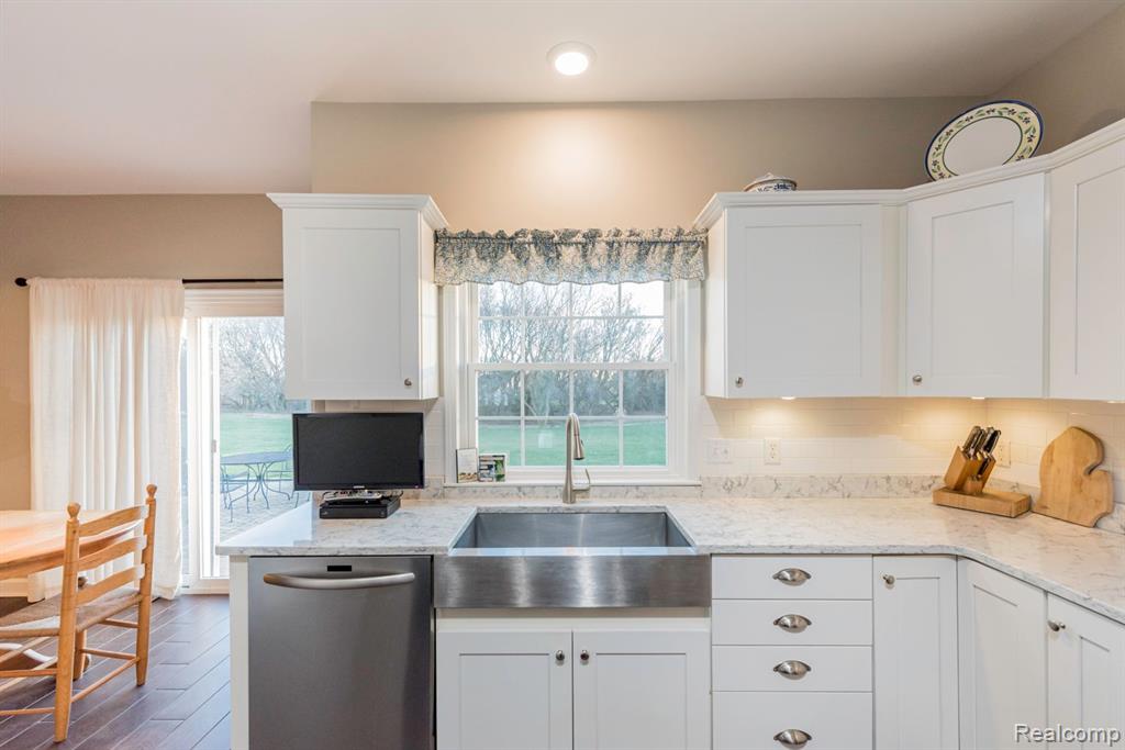 5628 DEER RUN Lane, Dexter, MI 48130 — Photo 9