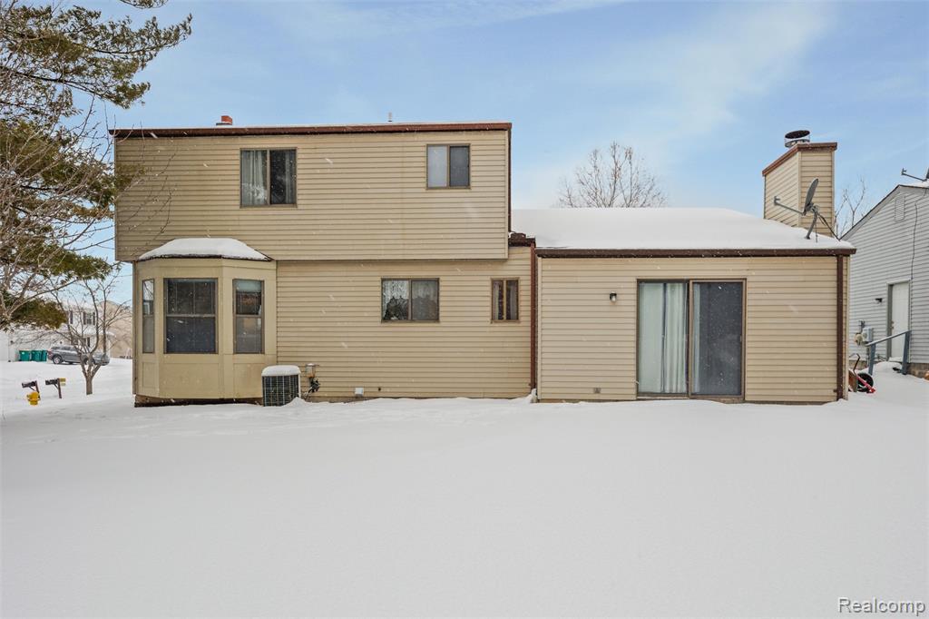 5695 CAREN Drive, Ypsilanti, MI 48197 — Photo 31