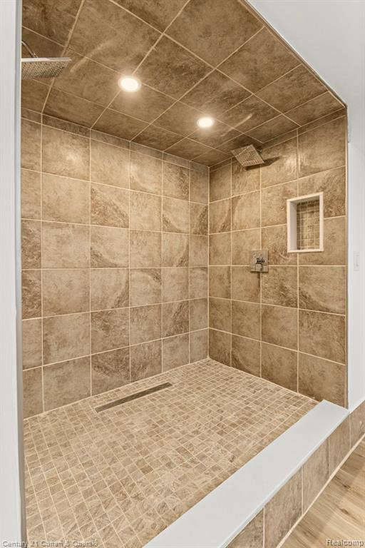 30631 Bayview Drive, Gibraltar, MI — Photo 37