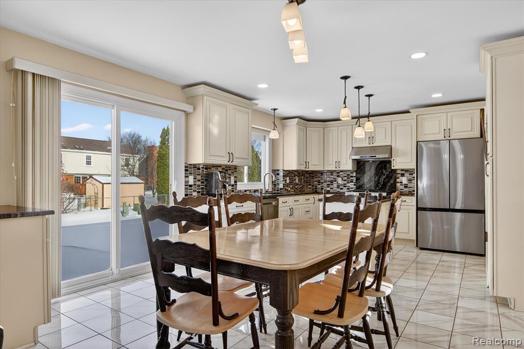 6857 Bridgemont Drive, Canton, MI 48187 — Photo 19