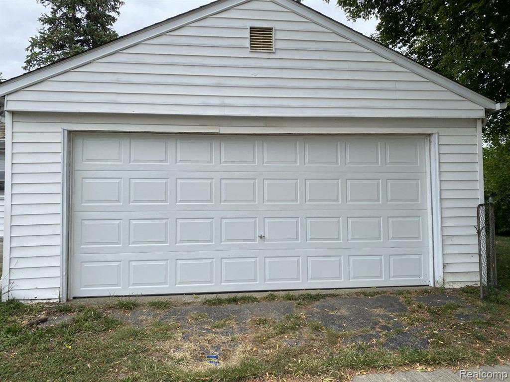 8741 CADILLAC Avenue, Warren, MI 48089 — Photo 14