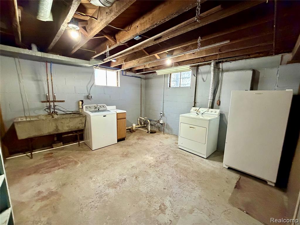 413 Bridson Street, Fenton, MI 48430 — Photo 22