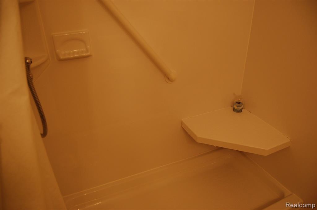 16529 TERRACE VILLAGE Drive, Taylor, MI 48180 — Photo 13