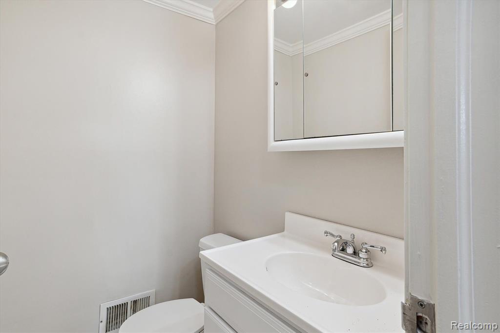 824 Kings Way, Canton, MI 48188 — Photo 22