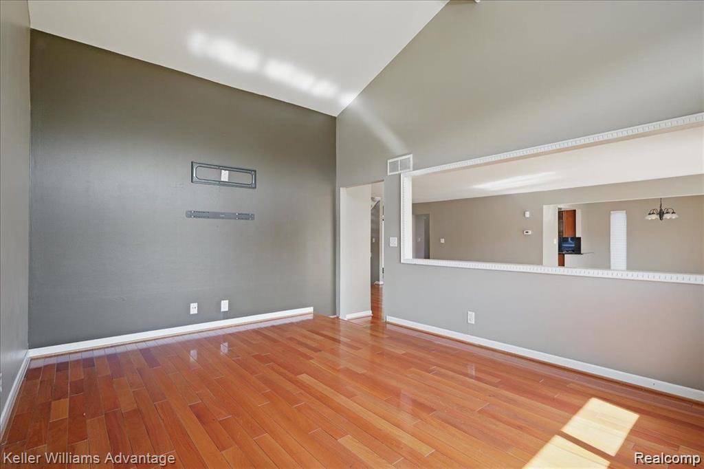 5321 Fairway Lane, West Bloomfield, MI 48323 — Photo 8