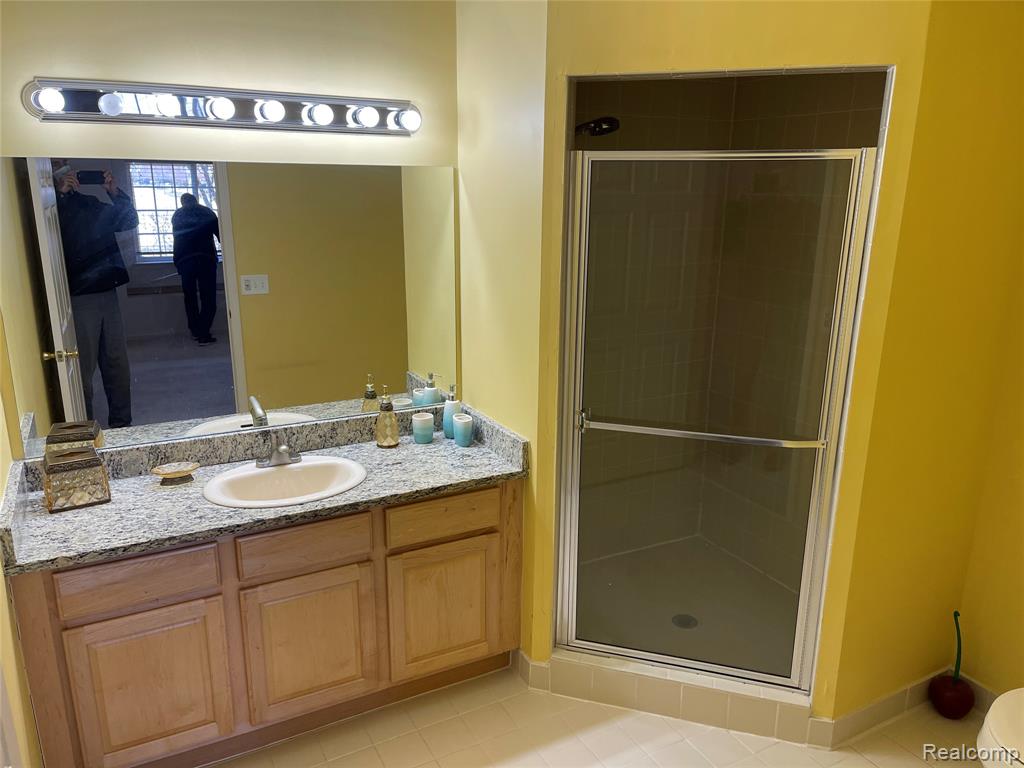 5301 Twin Oaks Drive, Sterling Heights, MI 48314 — Photo 8