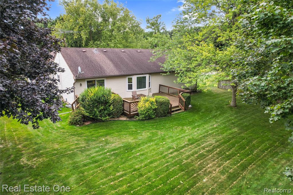 59652 Sunridge Drive, New Hudson, MI 48165 — Photo 35