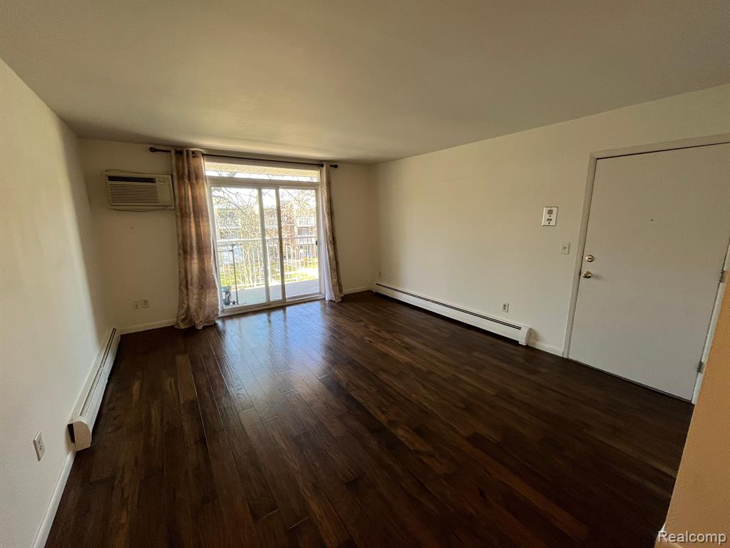 4909 Crooks Road, E 11, Royal Oak, MI 48073 — Photo 10