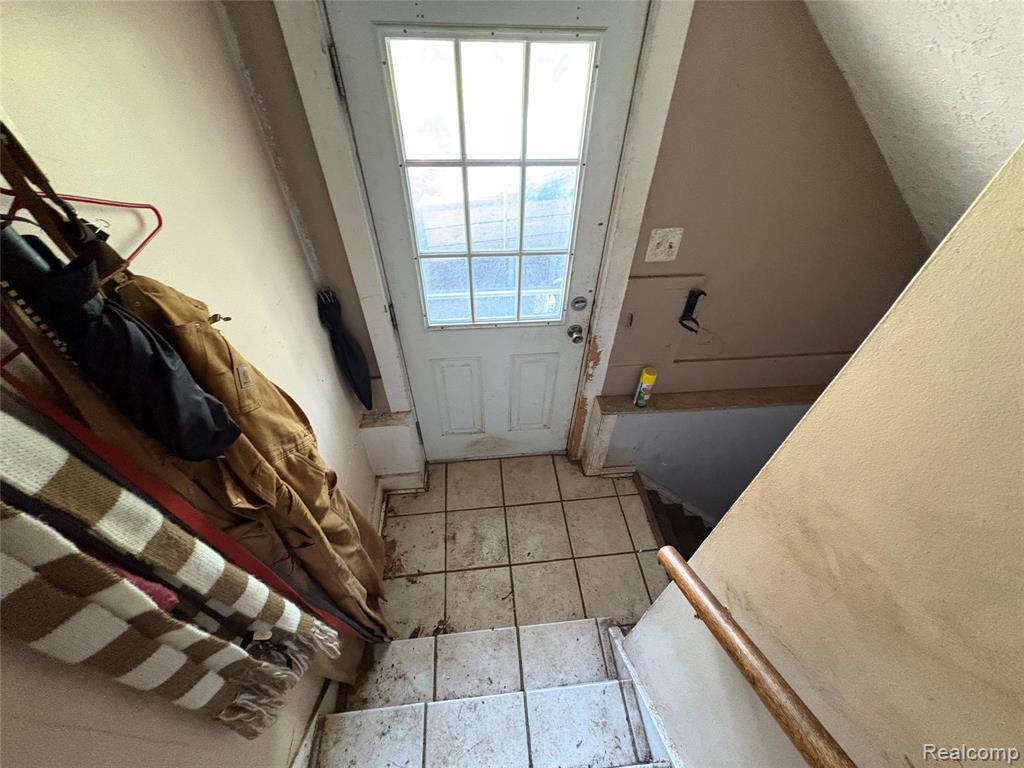 818 Loa Street, Lansing, MI 48910 — Photo 14