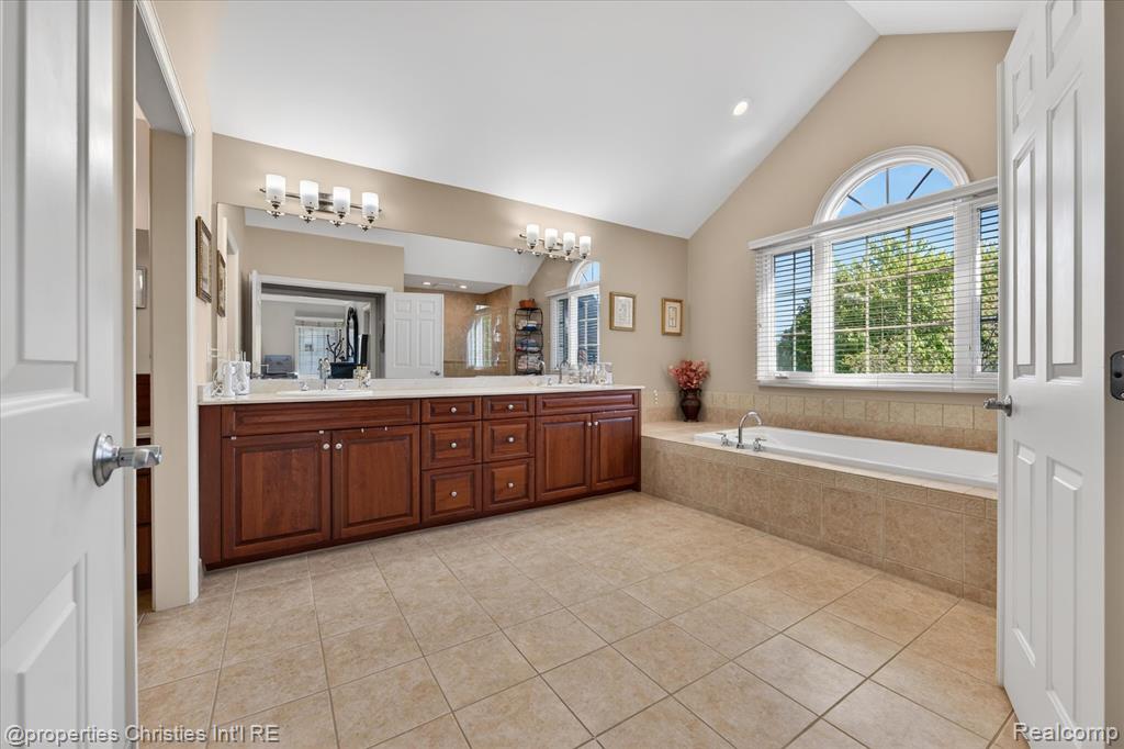 15639 Merion Court, Northville, MI 48168 — Photo 35