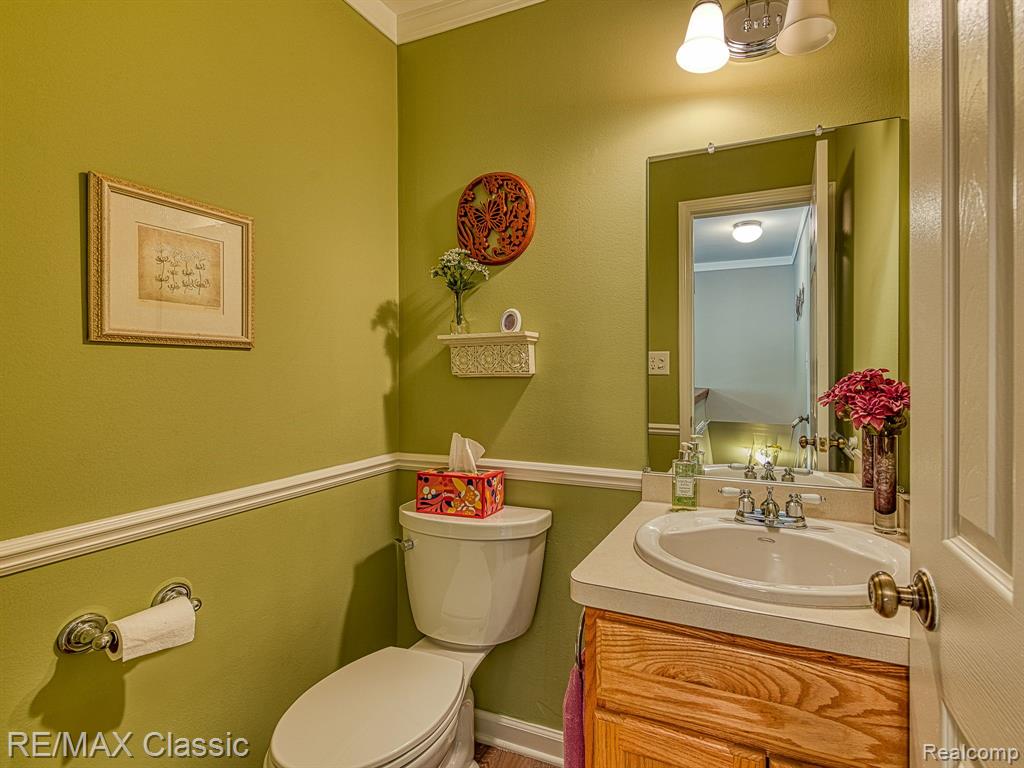 8866 MANTON Avenue, Plymouth, MI 48170 — Photo 9