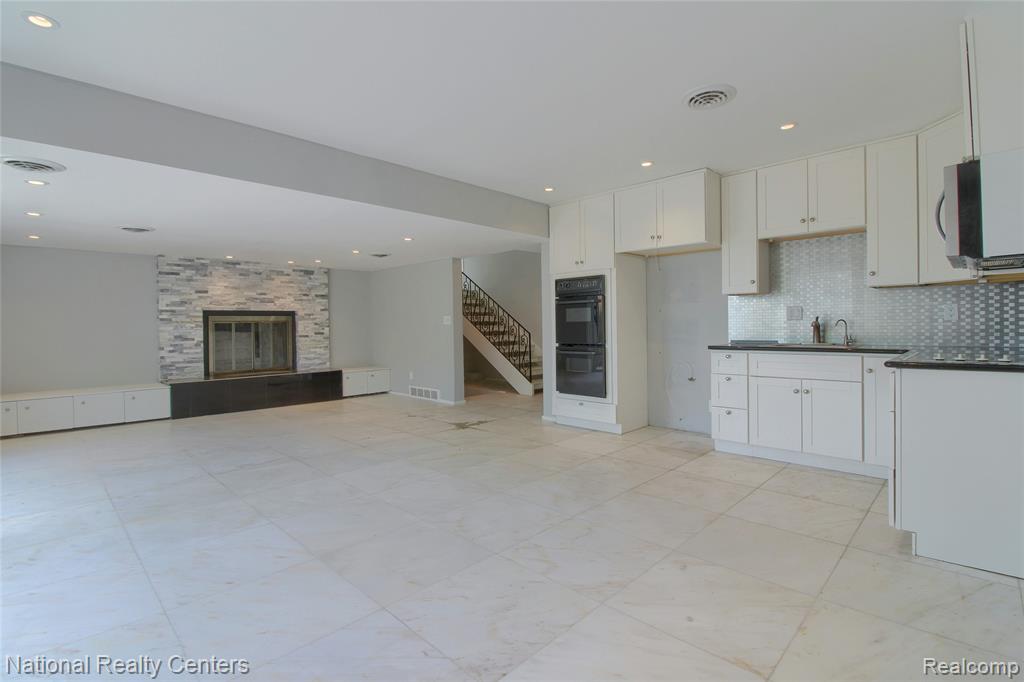 341 Corrie Road, Ann Arbor, MI 48105 — Photo 35
