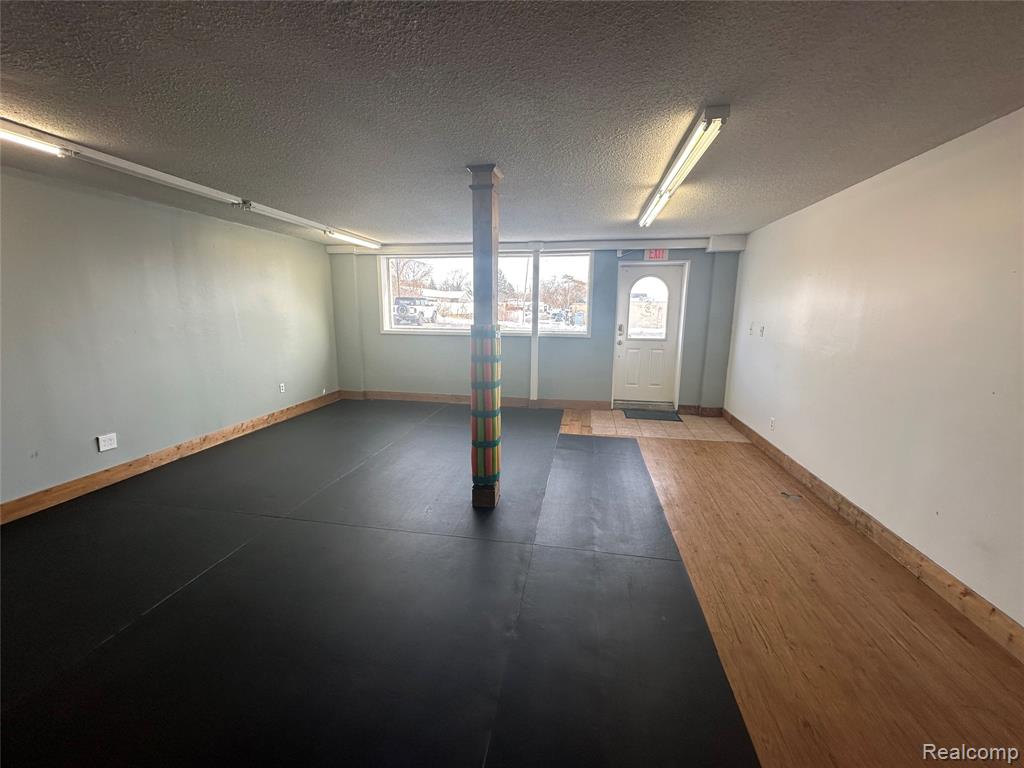 8048 Miller Road, Swartz Creek, MI 48473 — Photo 4