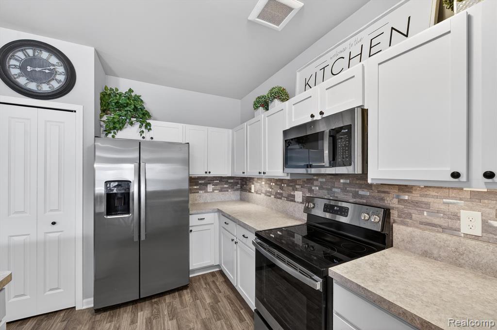 9789 Ridge Run Street, Howell, MI 48855 — Photo 13
