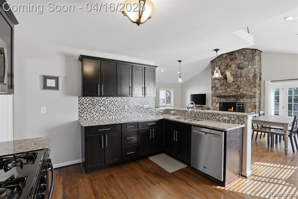 4350 Mandalay Avenue, Royal Oak, MI 48073 — Photo 8