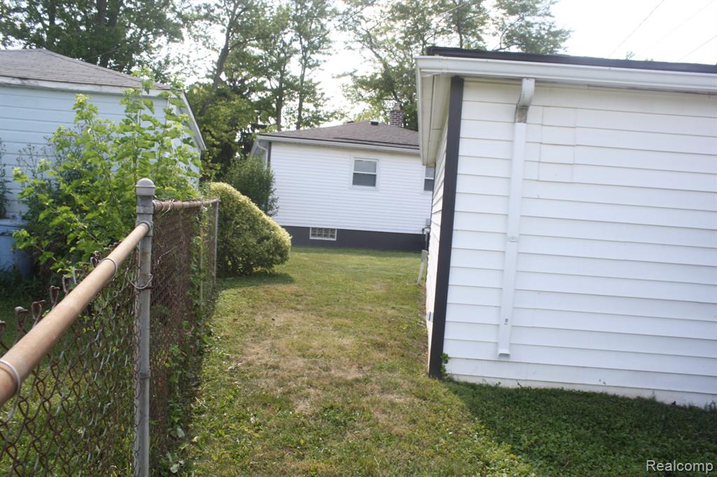 5001 Montfaucon Street, Trenton, MI 48183 — Photo 3