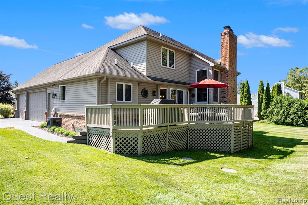 5780 GARNET Circle, Clarkston, MI 48348 — Photo 36