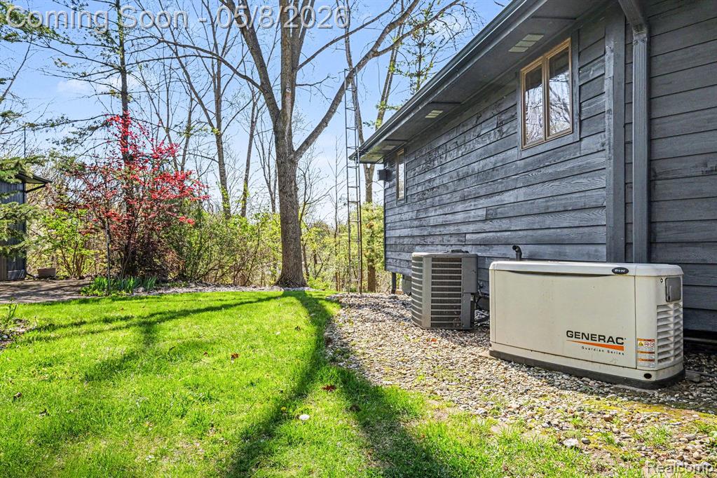 9277 Graytrax Road, Grand Blanc, MI 48439 — Photo 27