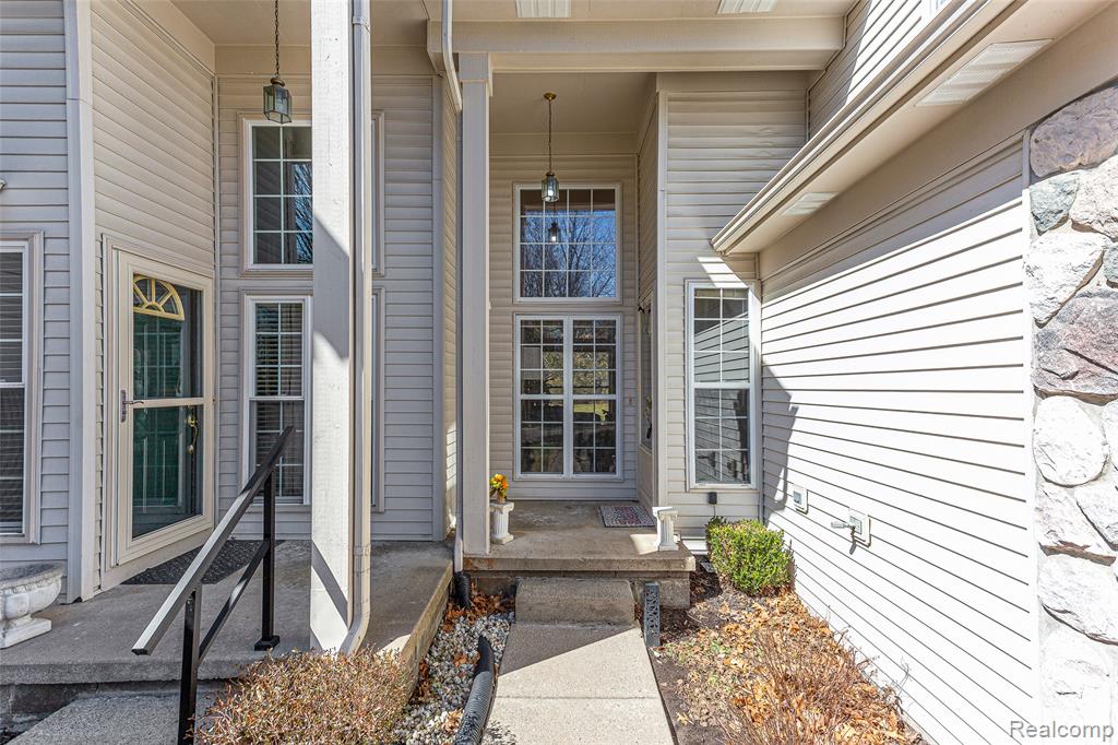 1033 Calpernia, Wixom, MI — Photo 40