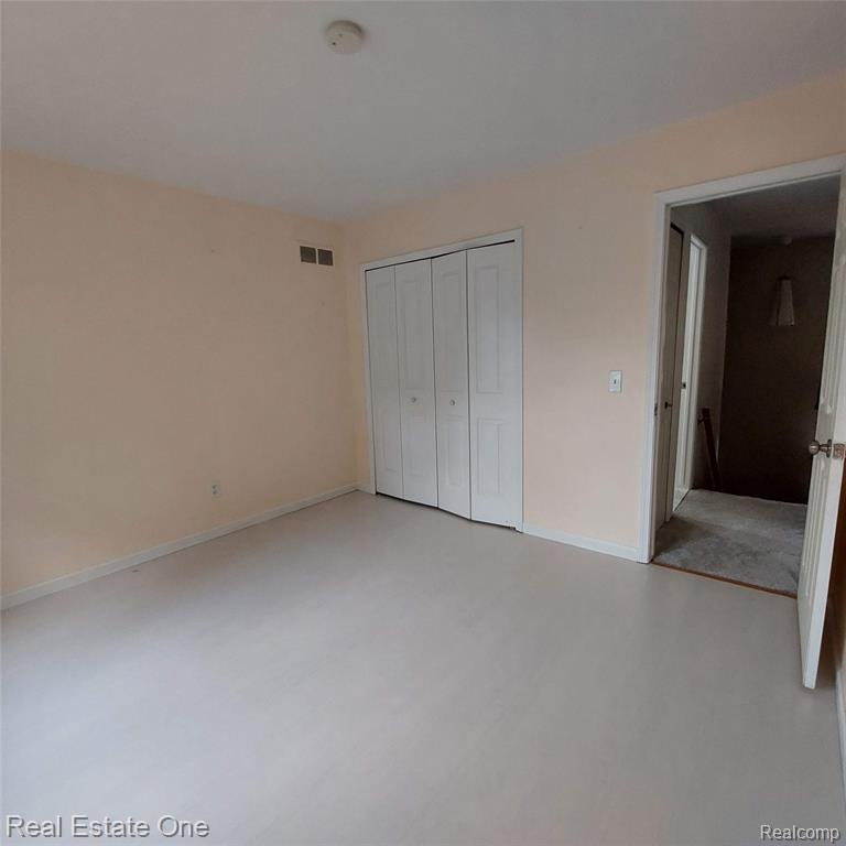 5208 Woodview Drive, Bloomfield Hills, MI 48302 — Photo 21