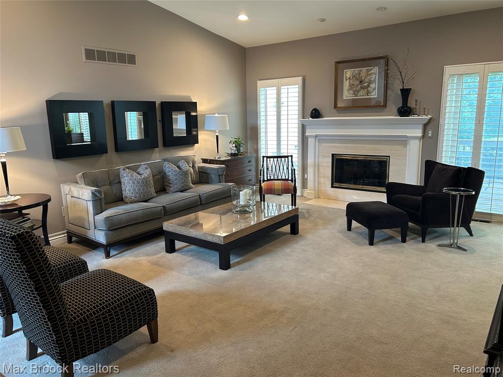 5015 Lake Vista Drive, West Bloomfield, MI 48323 — Photo 11