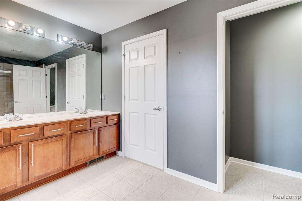 49677 COURTYARD Lane, Canton, MI 48188 — Photo 39