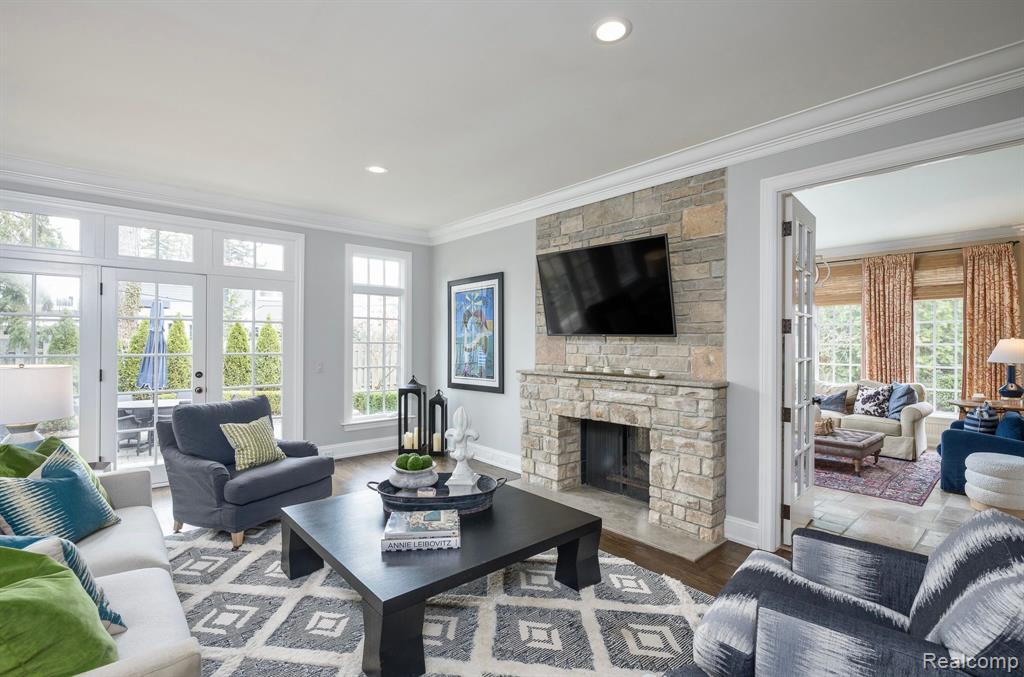 911 BROOKWOOD Street, Birmingham, MI 48009 — Photo 12