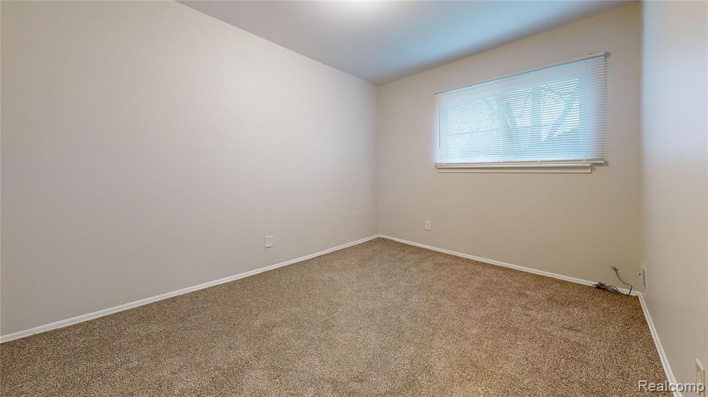 87 W Barrett Avenue, Madison Heights, MI 48071 — Photo 10
