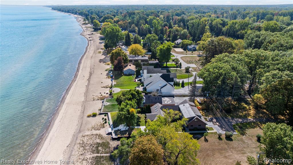 5802 Lakeshore Road, Fort Gratiot, MI 48059 — Photo 16