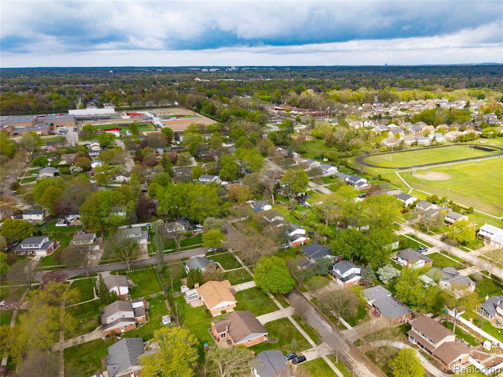 2229 Hillcrescent Drive, Troy, MI 48085 — Photo 39
